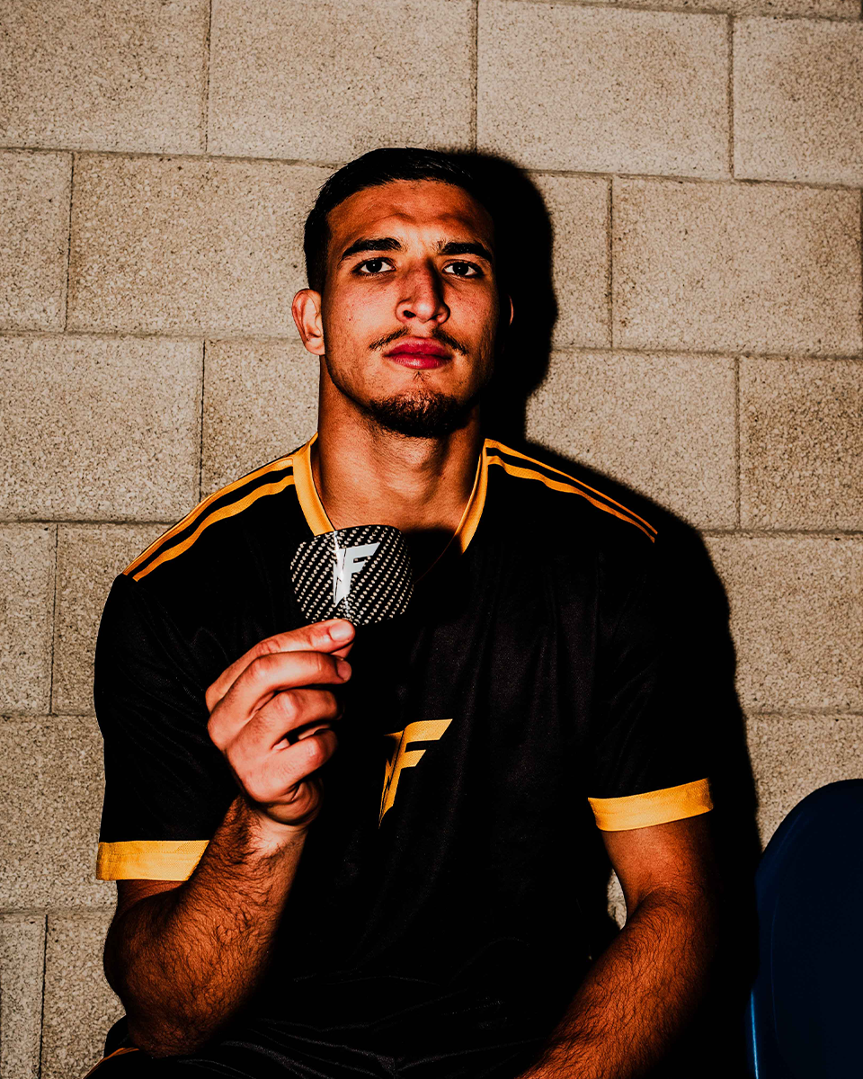 Lote de espinilleras de carbono