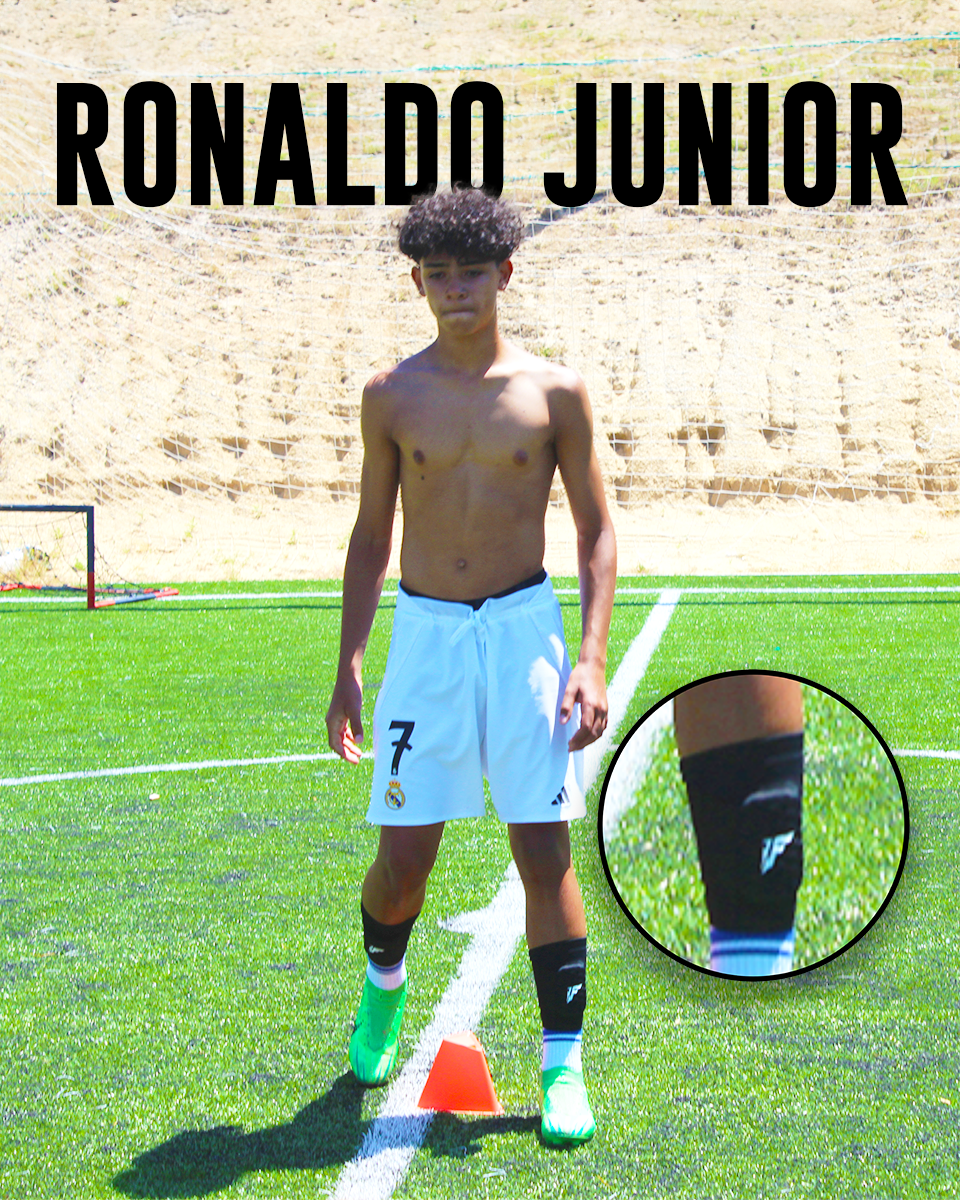 Ronaldo shin pads junior discount